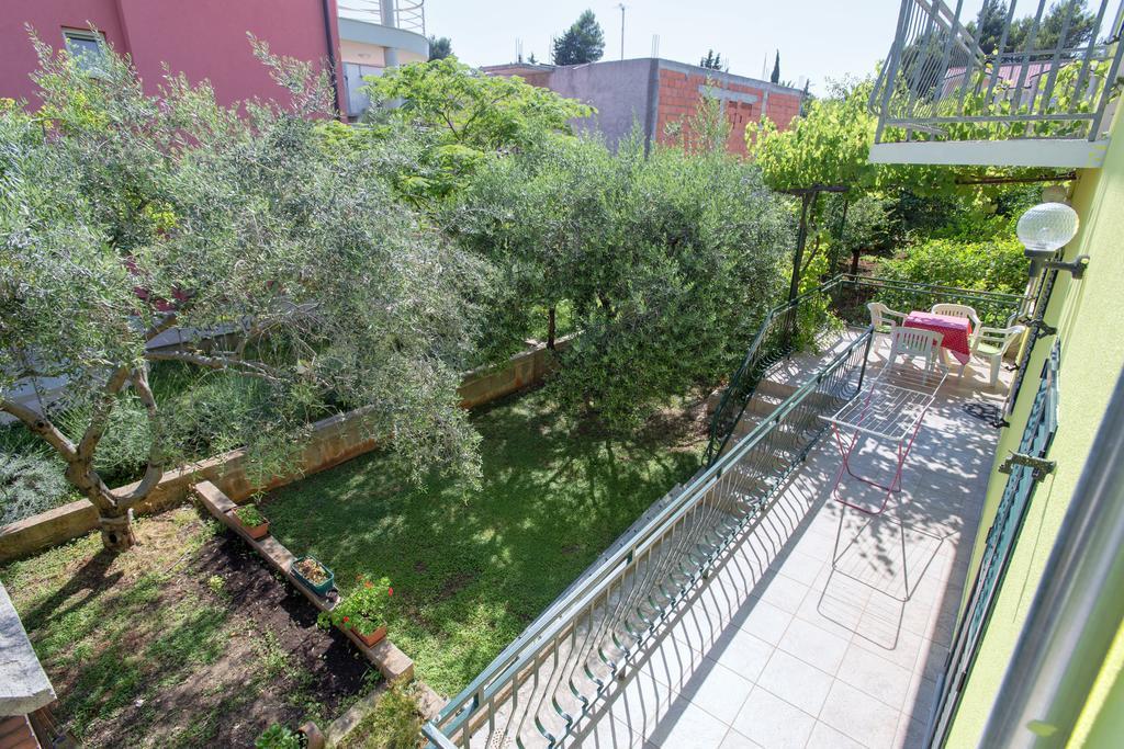 Maslina Apartments Стари Град Экстерьер фото