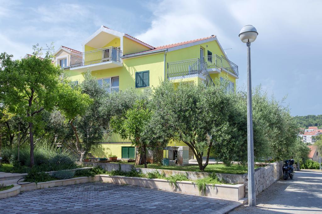 Maslina Apartments Стари Град Экстерьер фото